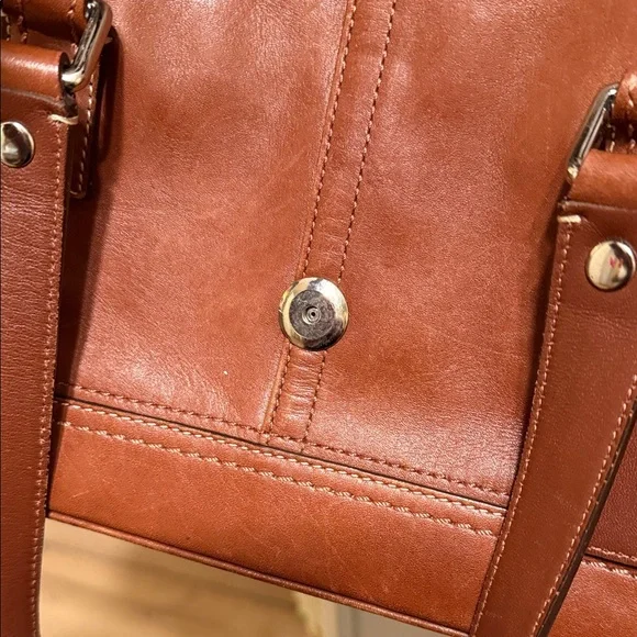 Vintage Coach collectible Brown Leather Handbag with Buckle - Picture 4 of 8